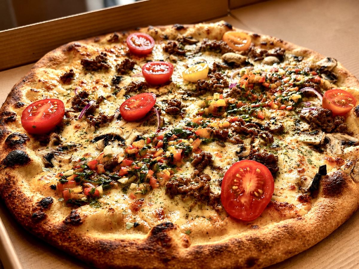 Pizza tomates cerises et champignons